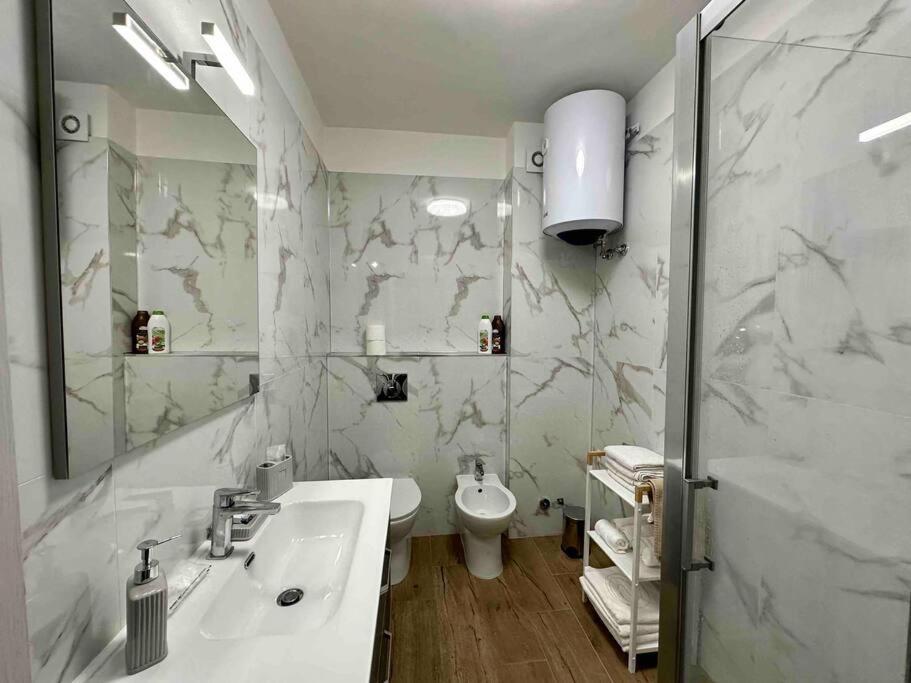 Appartamento Luminoso Domus Eur Rom Exteriör bild